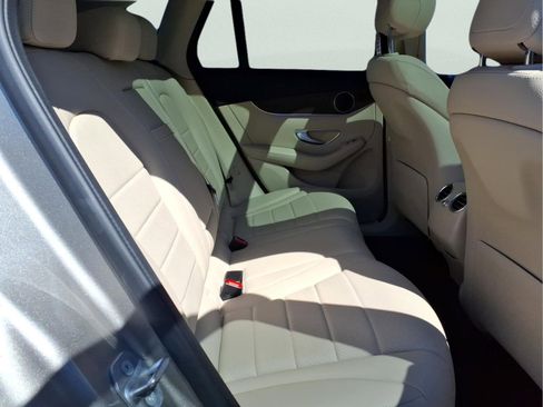 Used 2021 Mercedes-Benz GLC 300 4MATIC image 14