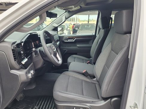 New 2026 GMC Sierra 1500 Elevation image 17