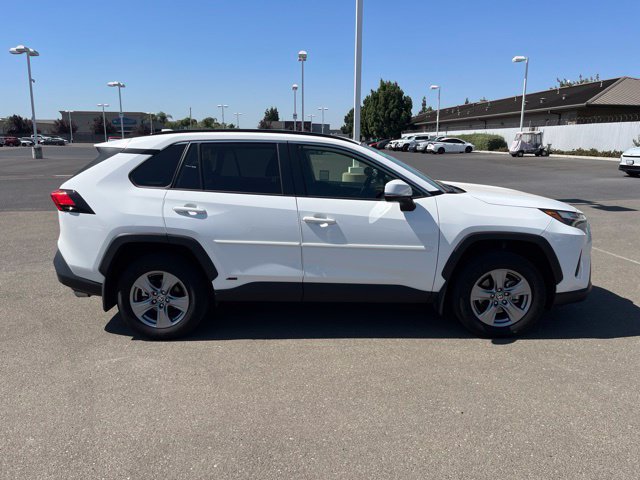 Used 2024 Toyota RAV4 LE AWD/4WD image 2