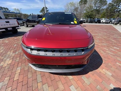 Used 2025 Jeep Wagoneer S Limited image 2