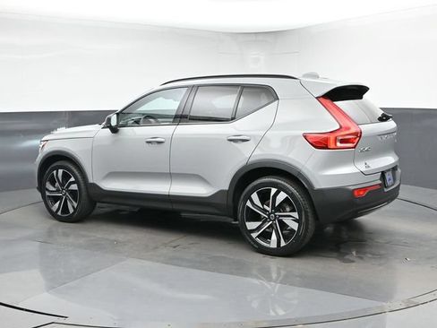 Used 2024 Volvo XC40 B5 Plus w/ Climate Package AWD/4WD image 7