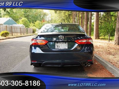 Used 2020 Toyota Camry SE FWD image 10