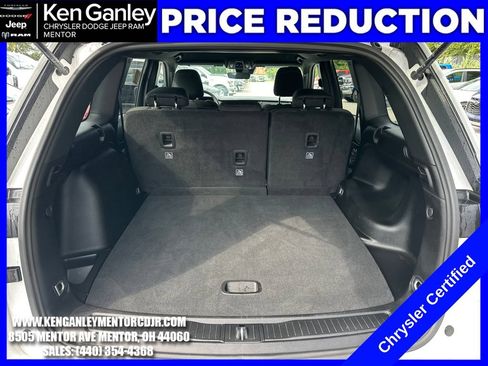 Certified 2025 Jeep Grand Cherokee Laredo AWD/4WD image 11
