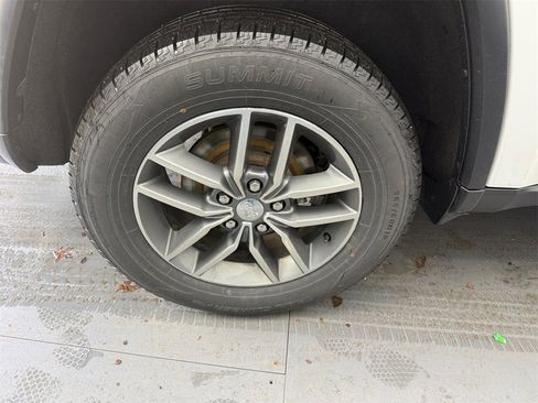 Used 2018 Jeep Grand Cherokee Limited image 37