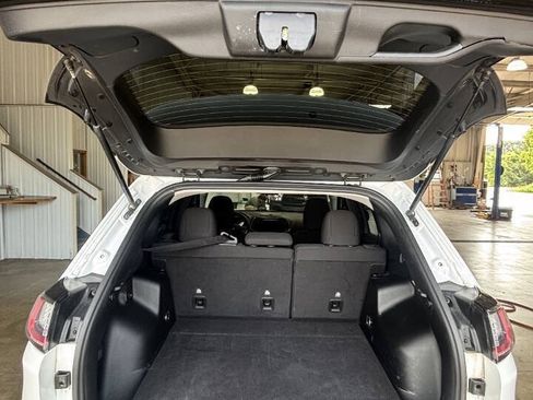 Used 2019 Jeep Cherokee Latitude w/ Popular Appearance Group AWD/4WD image 8