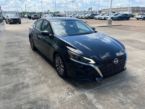 Used 2024 Nissan Altima 2.5 SV FWD image 5