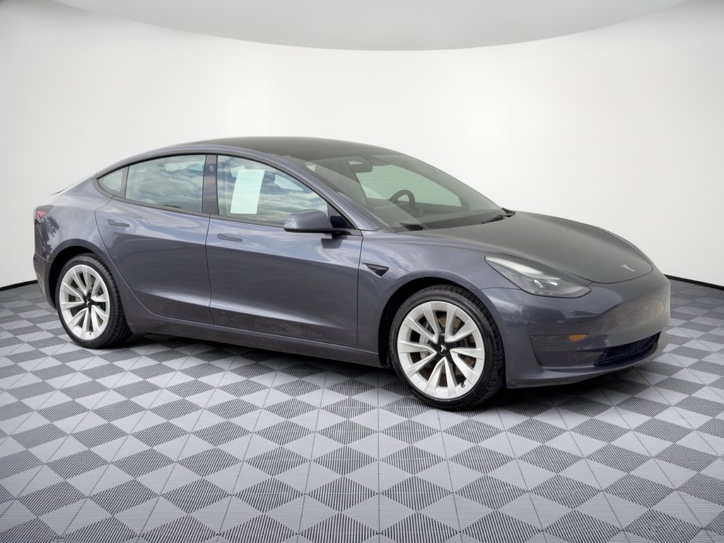 Used 2023 Tesla Model 3 Standard Range RWD image 7