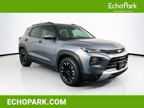 Used 2021 Chevrolet TrailBlazer LT w/ Premium Seating Package image 1