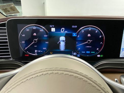 Used 2021 Mercedes-Benz Maybach GLS 600 4MATIC image 35