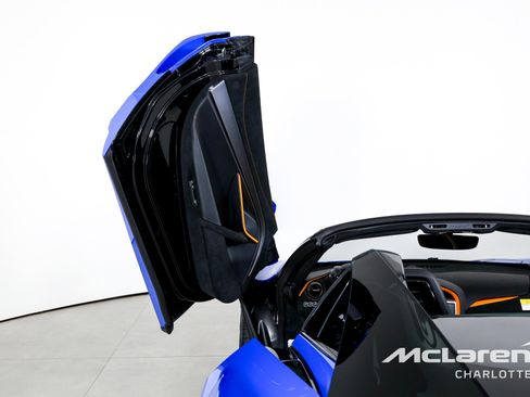 New 2026 McLaren 750S Spider RWD image 11