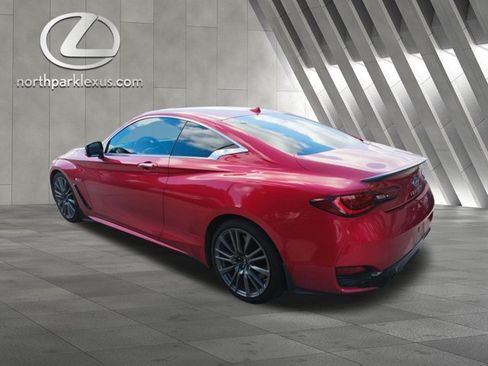 Used 2017 INFINITI Q60 Red Sport 400 RWD image 2