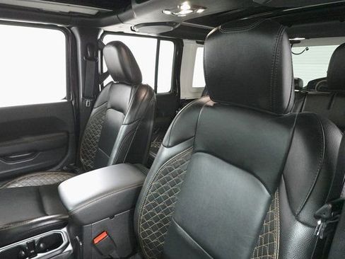 Used 2022 Jeep Wrangler Unlimited Sahara image 11