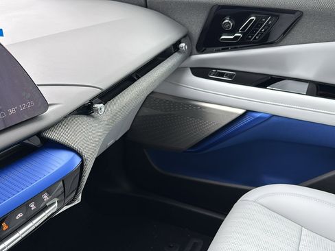 New 2026 Cadillac Optiq Luxury 2 image 24