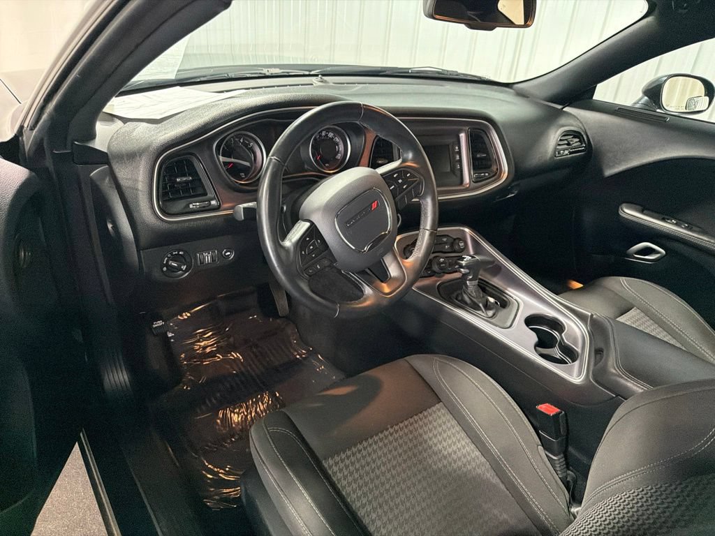 Used 2017 Dodge Challenger R/T RWD image 3