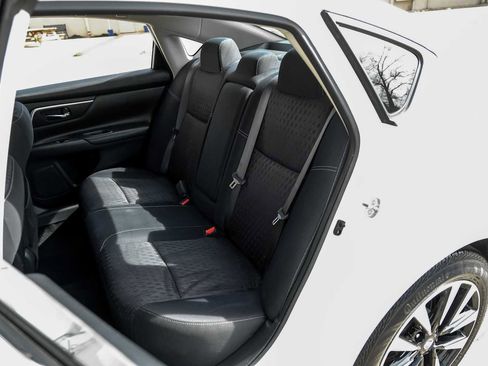 Used 2018 Nissan Altima 2.5 SV image 36