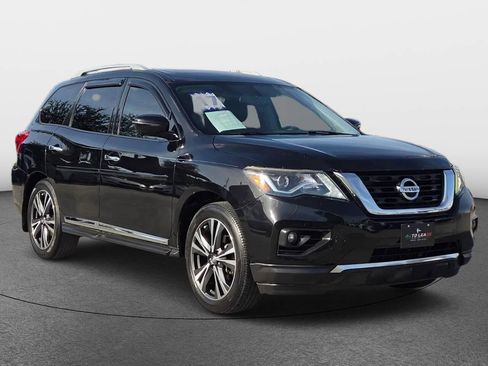 Used 2017 Nissan Pathfinder Platinum FWD image 1