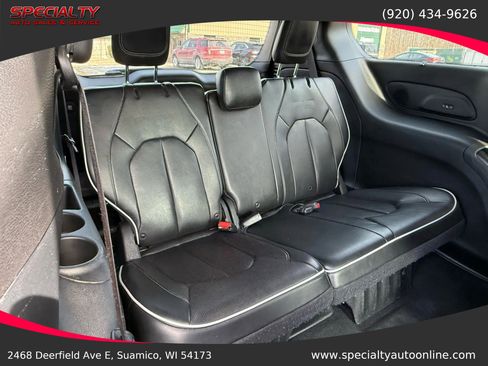 Used 2019 Chrysler Pacifica Limited w/ S Appearance Package image 19