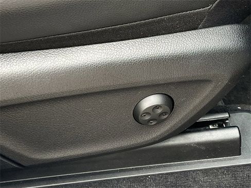 Used 2023 Mercedes-Benz GLE 53 AMG 4MATIC image 32