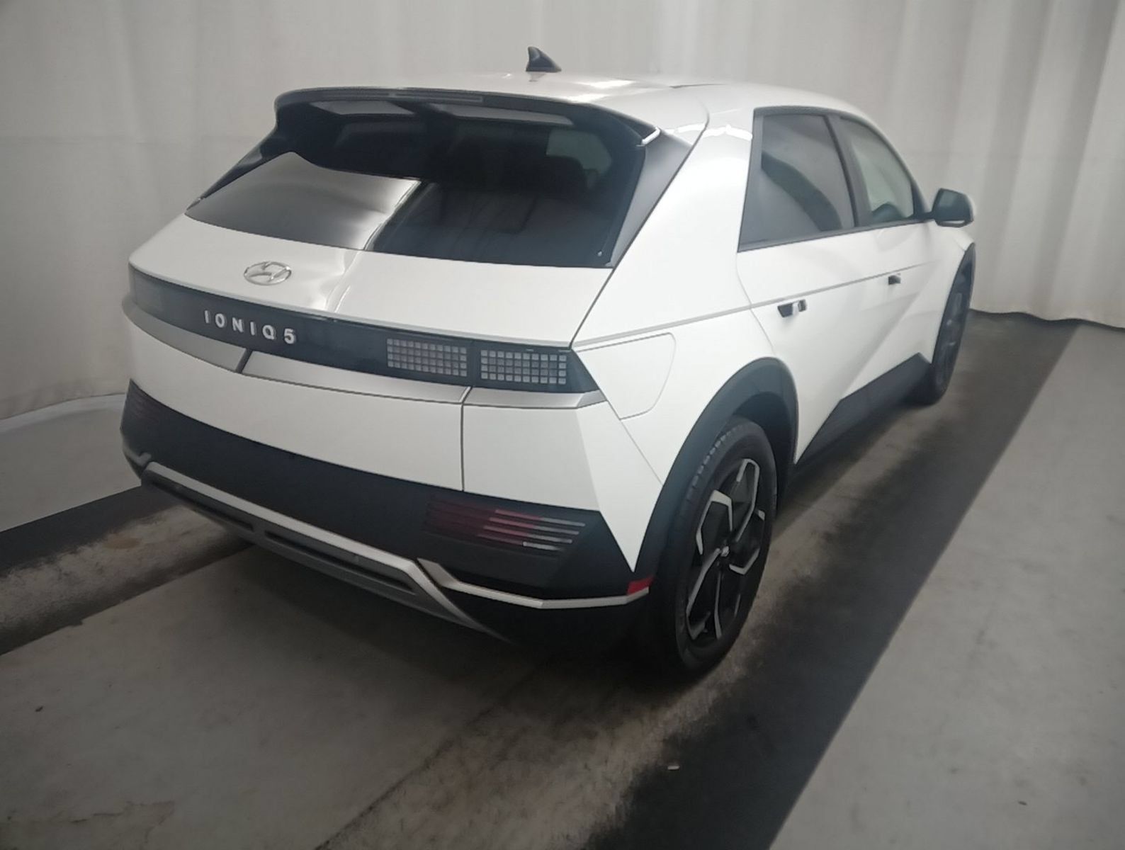 Used 2024 Hyundai Ioniq 5 SEL RWD image 3