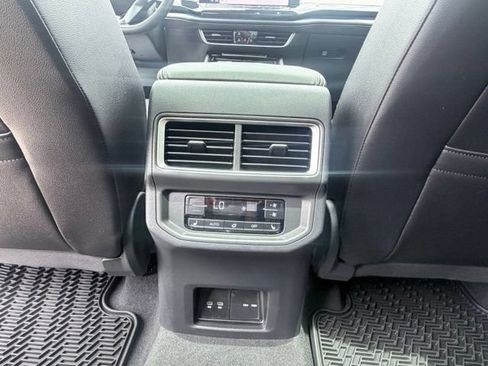 Used 2024 Volkswagen Atlas SEL Premium R-Line AWD/4WD image 29
