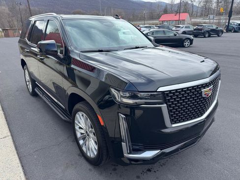 Used 2021 Cadillac Escalade Luxury AWD/4WD image 9