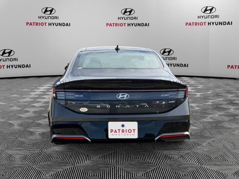 Certified 2025 Hyundai Sonata Limited FWD image 4