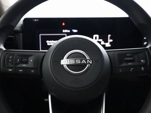 Used 2025 Nissan Kicks SV image 15