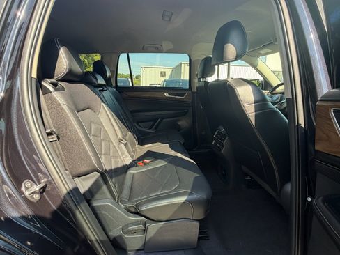 Used 2025 Volkswagen Atlas SE FWD image 20
