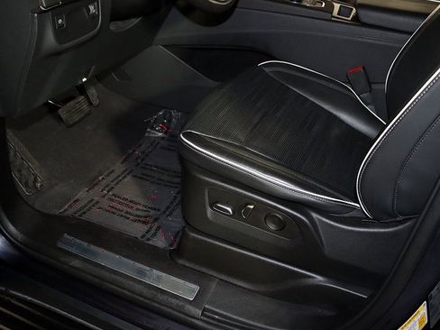 Used 2023 Cadillac Escalade ESV Premium Luxury image 27