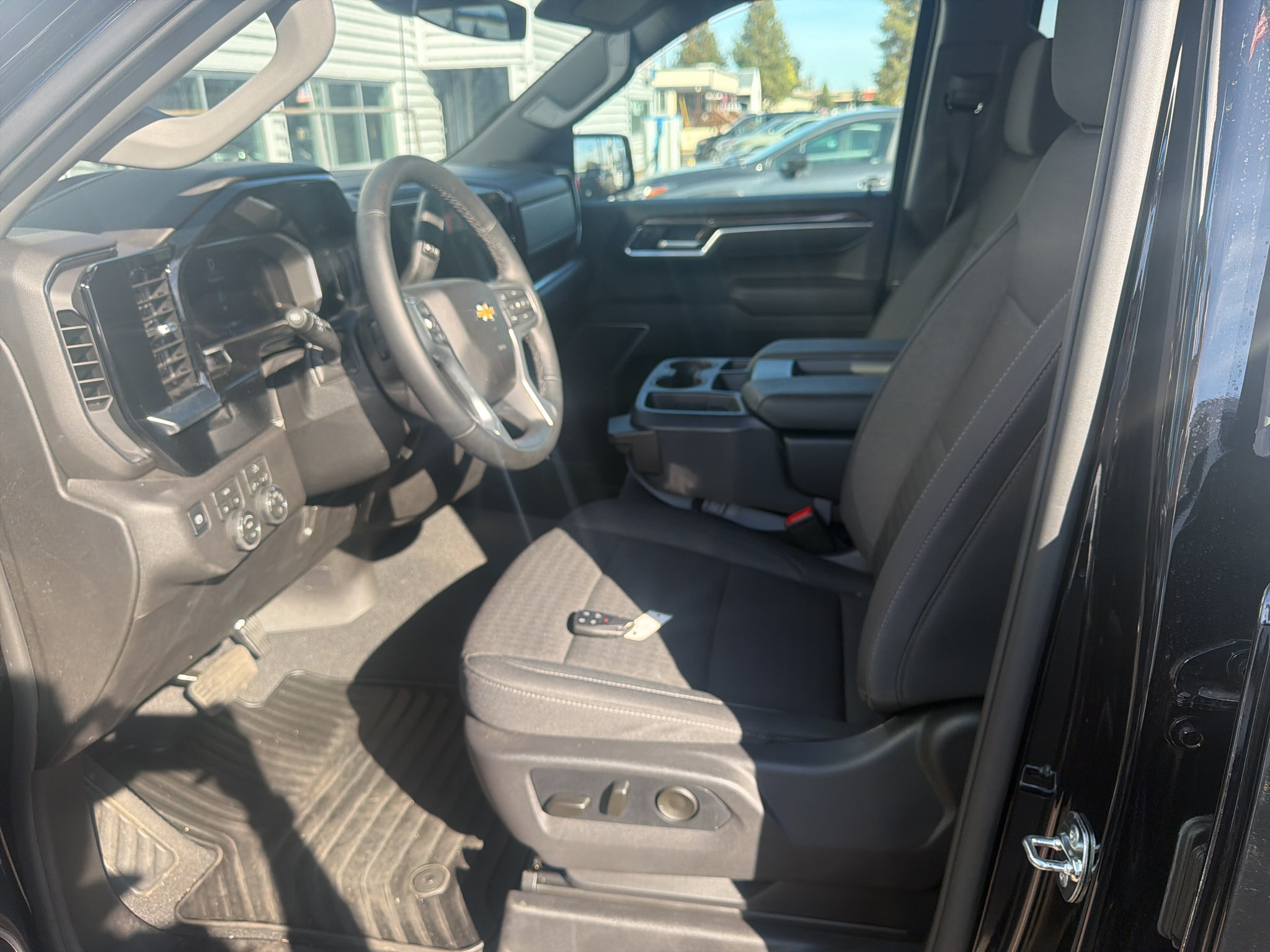 Used 2026 Chevrolet Silverado 1500 LT AWD/4WD image 12