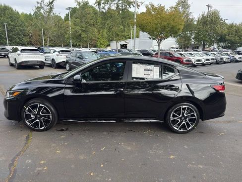 New 2025 Nissan Sentra SR image 4