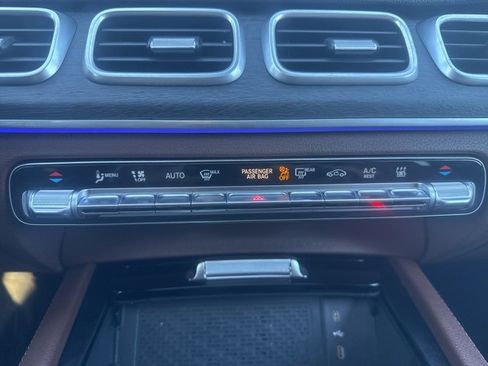 Used 2024 Mercedes-Benz GLE 450e 4MATIC image 33