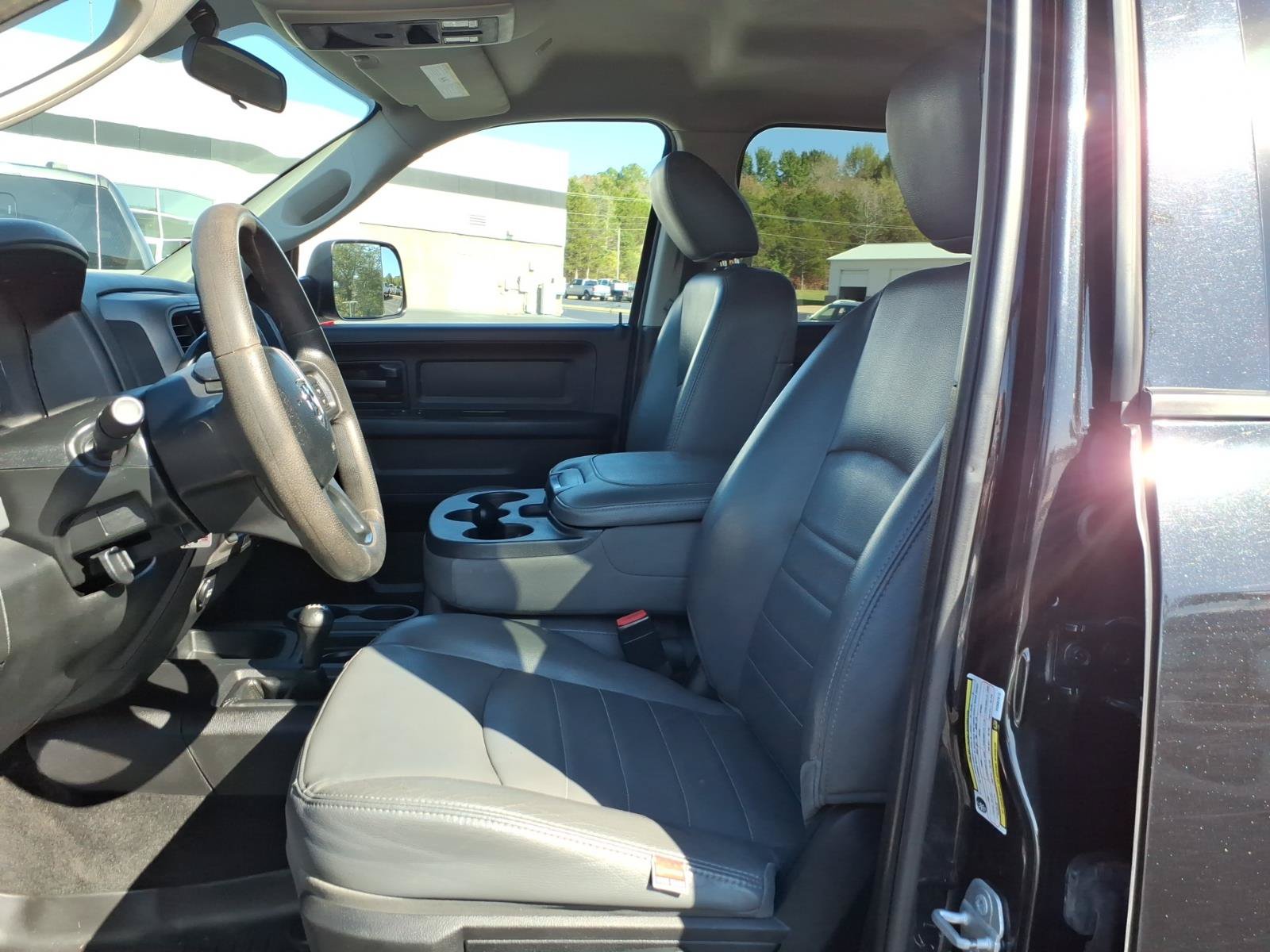 Used 2017 RAM 3500 Tradesman w/ Chrome Appearance Group AWD/4WD image 12
