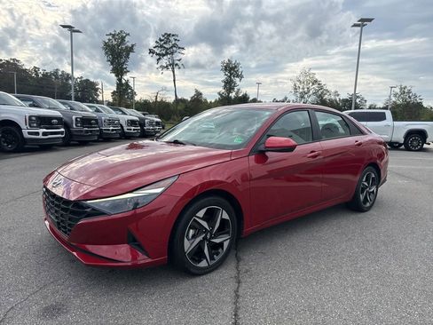 Used 2023 Hyundai Elantra SEL w/ Convenience Package image 7