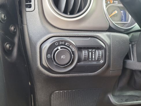 Used 2020 Jeep Wrangler Unlimited Sport S AWD/4WD image 32
