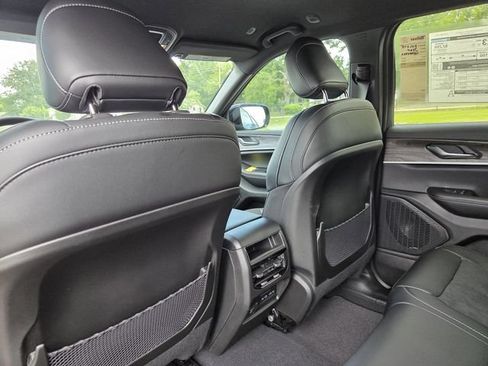 New 2026 Jeep Grand Cherokee Altitude RWD image 27