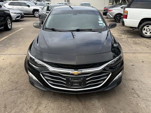 Used 2021 Chevrolet Malibu LS image 2