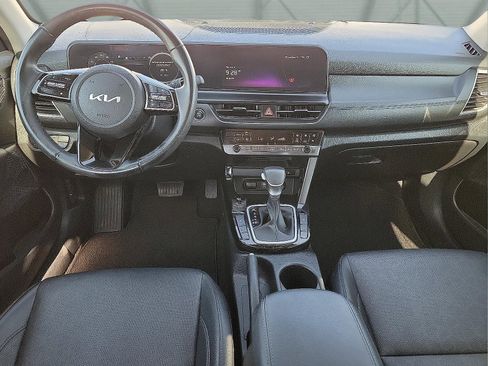 Used 2024 Kia Seltos EX image 9