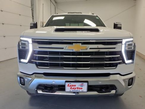 Used 2025 Chevrolet Silverado 2500 LTZ w/ LTZ Premium Package AWD/4WD image 8