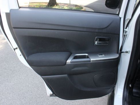 Used 2021 Mitsubishi Outlander Sport SE AWD/4WD image 21