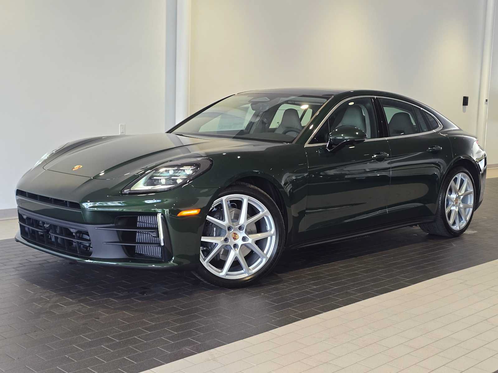 New 2026 Porsche Panamera 4 AWD/4WD image 1