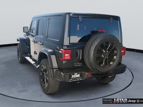 Used 2025 Jeep Wrangler Unlimited Sahara image 7