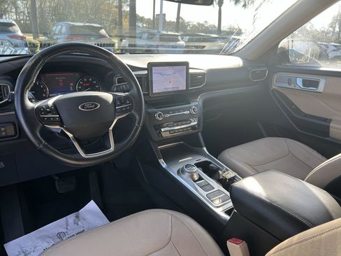 Used 2020 Ford Explorer Limited w/ Class III Trailer Tow Package image 30