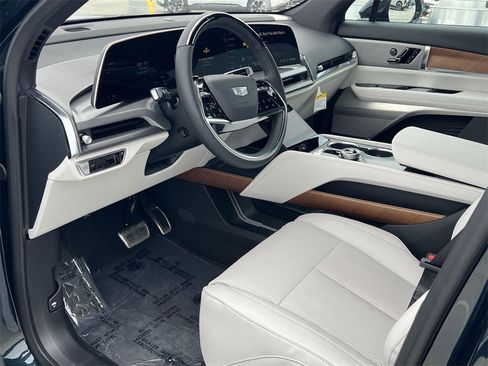 New 2026 Cadillac Vistiq Luxury image 9