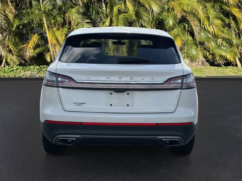 Used 2022 Lincoln Nautilus FWD w/ Premium Package image 6