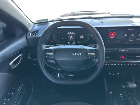 Used 2025 Kia K4 FWD image 12
