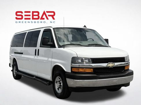 Used 2020 Chevrolet Express 3500 LT w/ LT Preferred Equipment Group RWD image 6