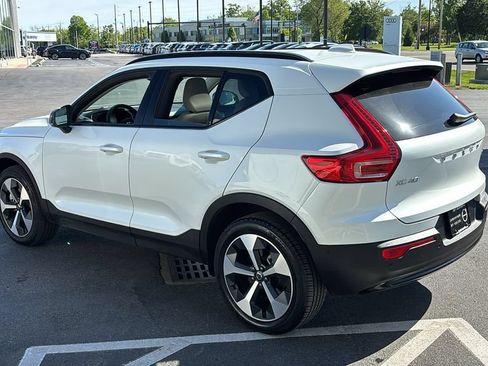 Certified 2026 Volvo XC40 B5 Plus AWD/4WD image 4