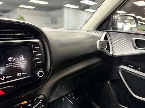 Used 2023 Kia Soul LX w/ Option Group 015 FWD image 27