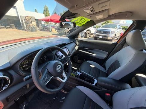 Used 2024 Nissan Kicks SR w/ SR Premium Package FWD image 11